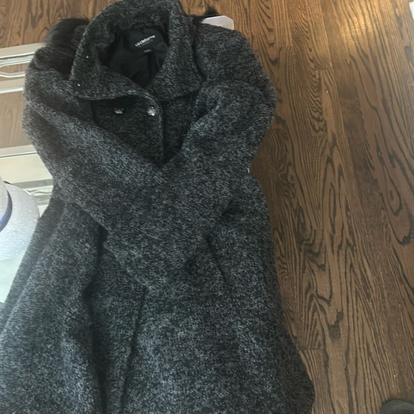 Very nice wool coat 
Size L - Picture 1 of 6